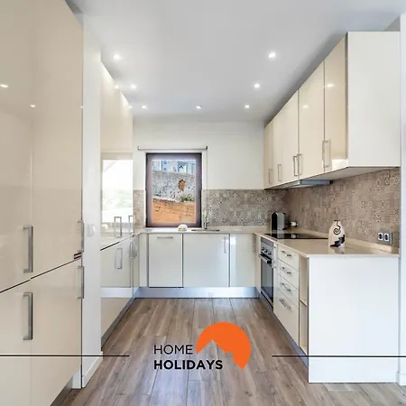 #164 Saradel 42 By Holidays Apartamento *