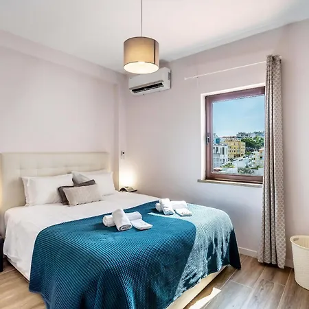 #164 Saradel 42 By Holidays Apartment