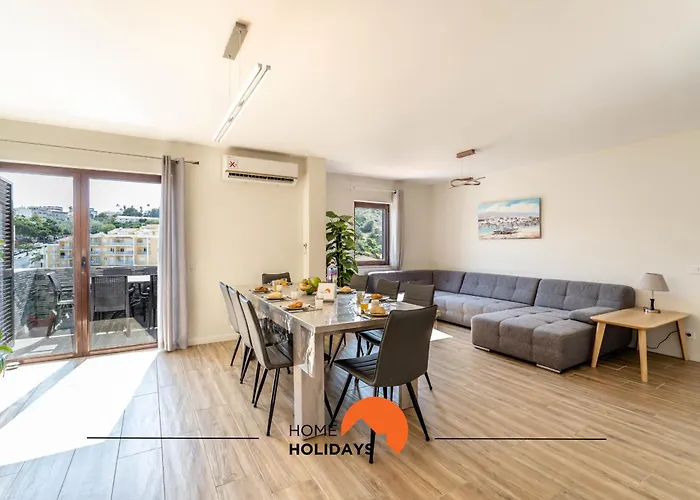 #164 Saradel 42 By Holidays Apartmán *