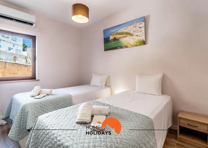 #164 Saradel 42 By Holidays Apartmán